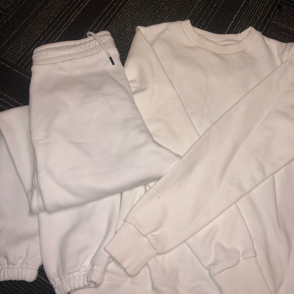 Plain white sweatshirt with matching sweatpants